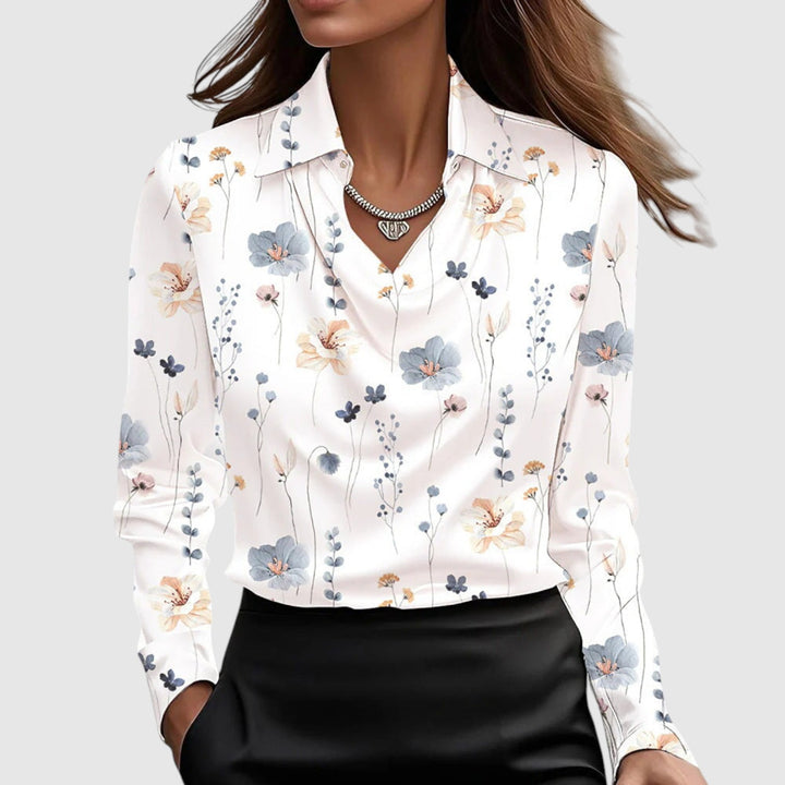 Sylvie | Blusa brillante de lujo con escote plisado