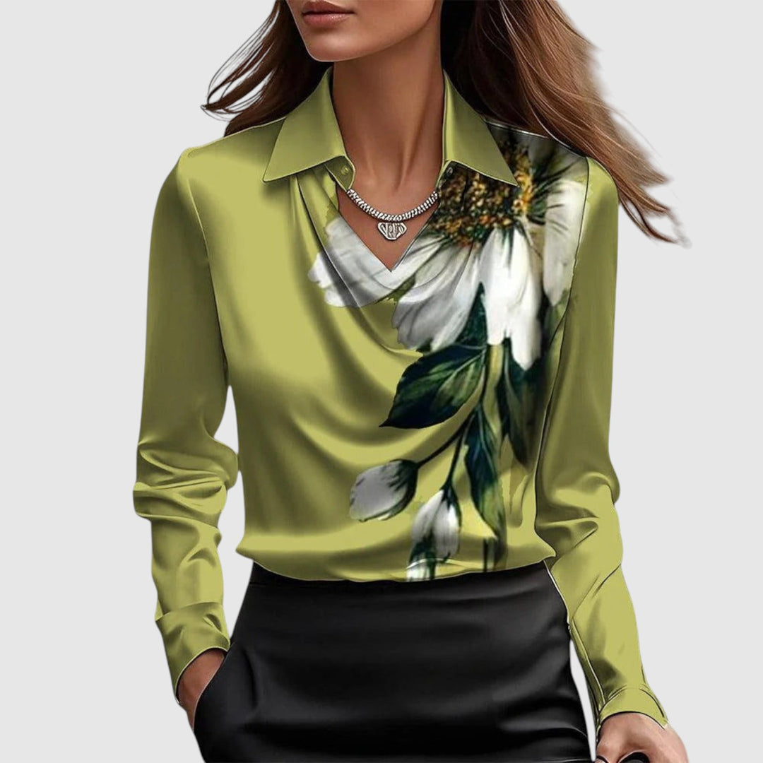 Sylvie | Blusa brillante de lujo con escote plisado